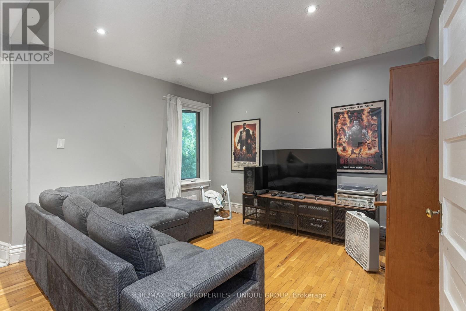 Upper - 1316 Queen Street E, Toronto, Ontario  M4L 1C5 - Photo 2 - E12428900