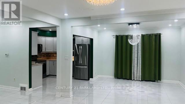 8 Kingsmere Crescent, Toronto, Ontario  M1M 3B3 - Photo 10 - E12482346