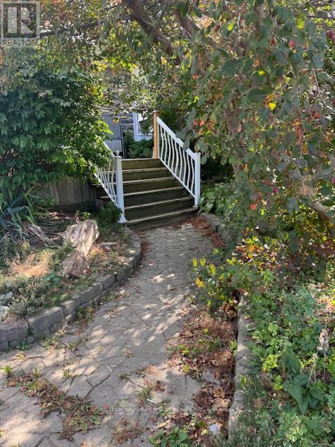 1717 Charles Street, Whitby, Ontario  L1N 1C3 - Photo 2 - E12424015