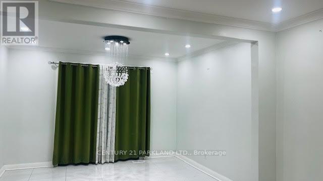 8 Kingsmere Crescent, Toronto, Ontario  M1M 3B3 - Photo 11 - E12482346