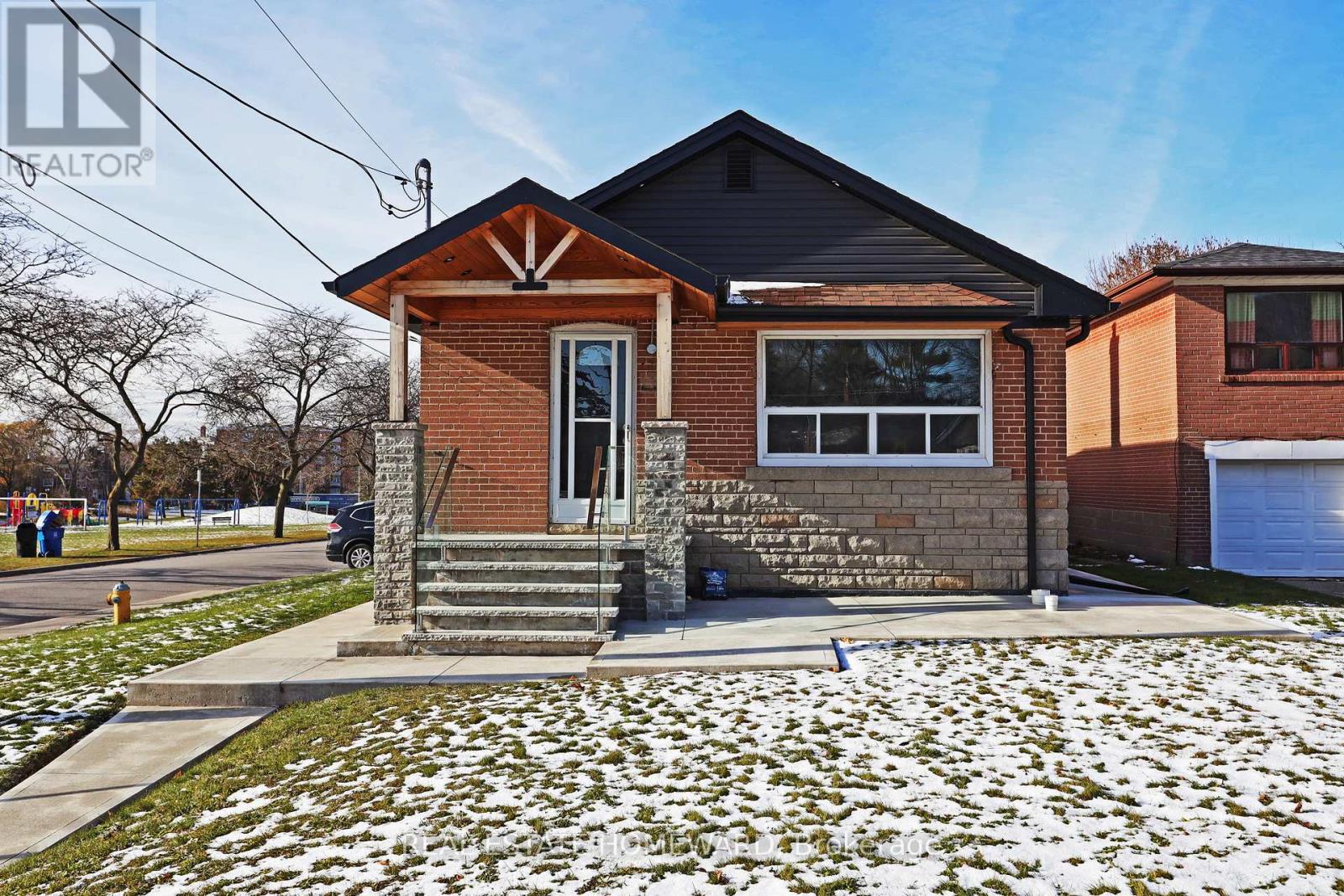 Main - 2 Harris Park Drive, Toronto, Ontario M1L 2Z9 - Photo 2 - E12586792