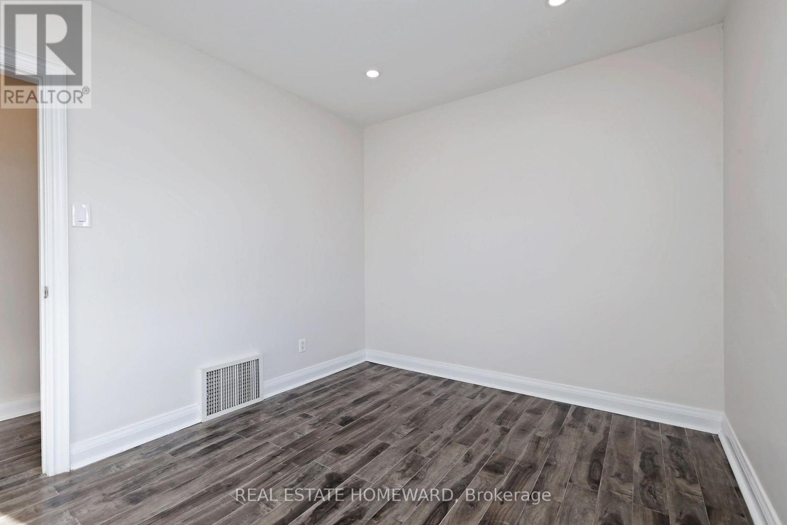 Main - 2 Harris Park Drive, Toronto, Ontario  M1L 2Z9 - Photo 21 - E12586792