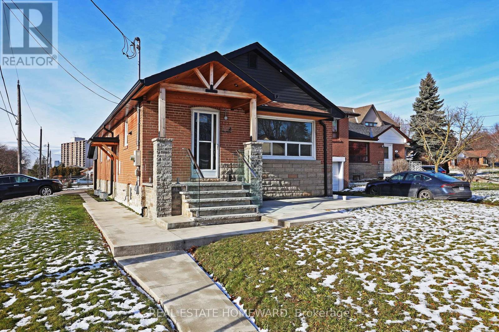 MAIN - 2 HARRIS PARK DRIVE, Toronto, Ontario