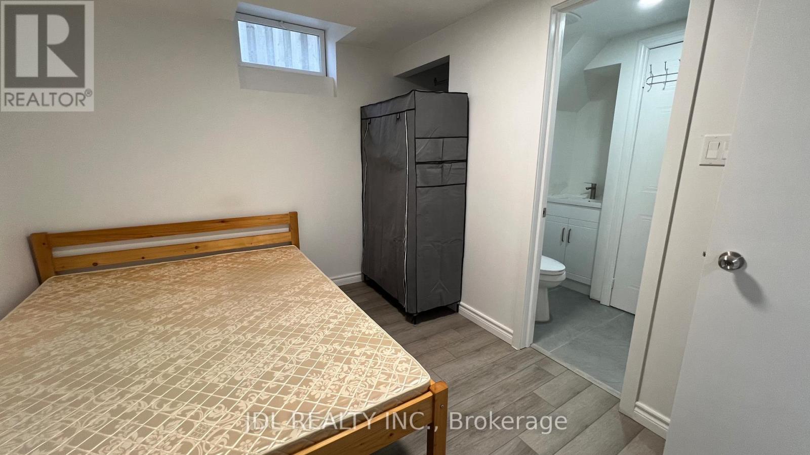 Apartment B - 201 Enchanted Hills Crescent, Toronto, Ontario  M1V 3P1 - Photo 4 - E12591596