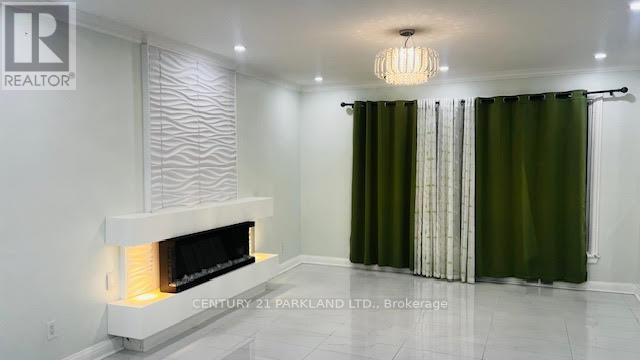 8 Kingsmere Crescent, Toronto, Ontario  M1M 3B3 - Photo 9 - E12482346