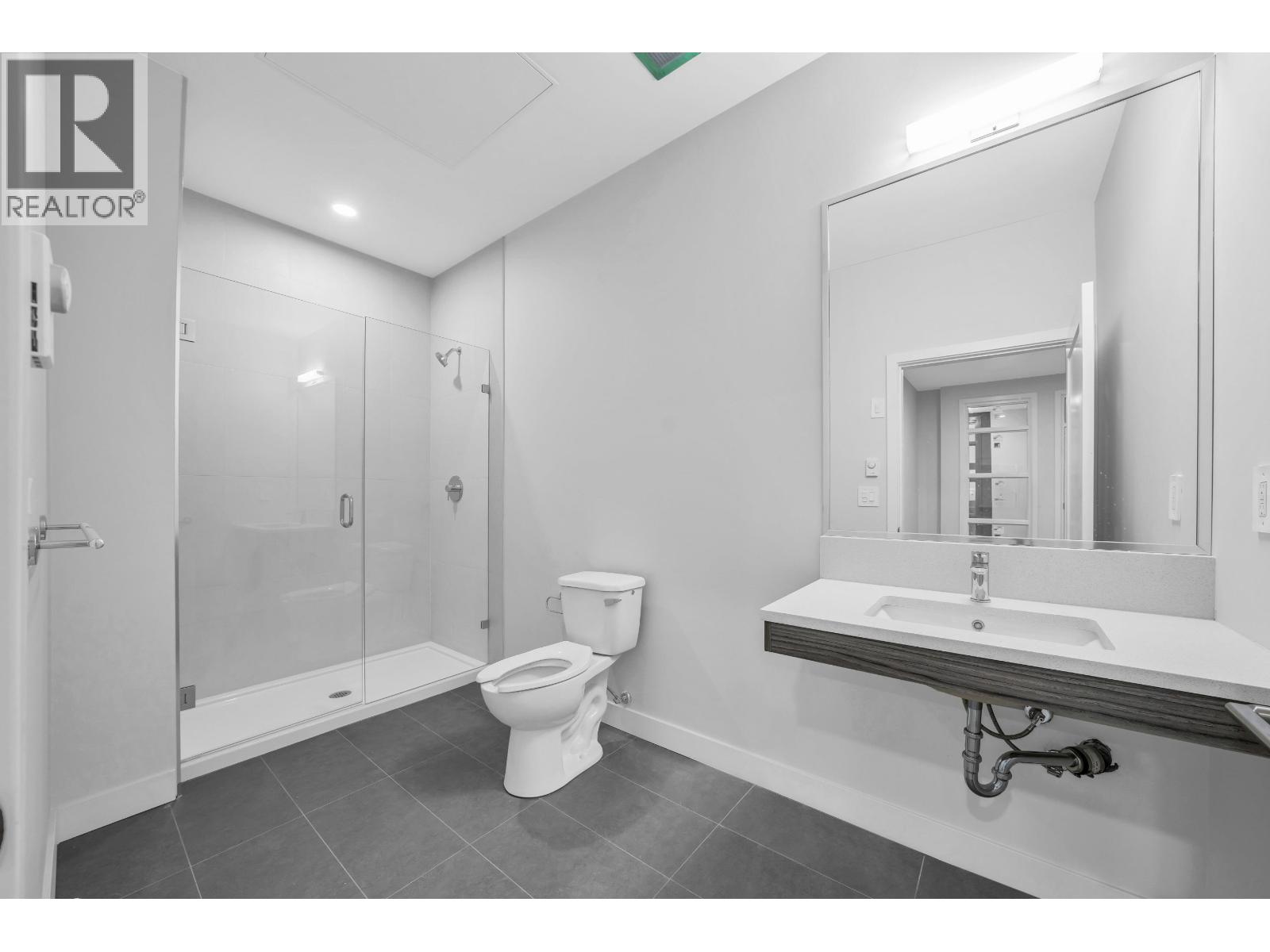 210 395 Ellesmere Avenue, Burnaby, British Columbia V5B 1R2 - Photo 5 - C8074247