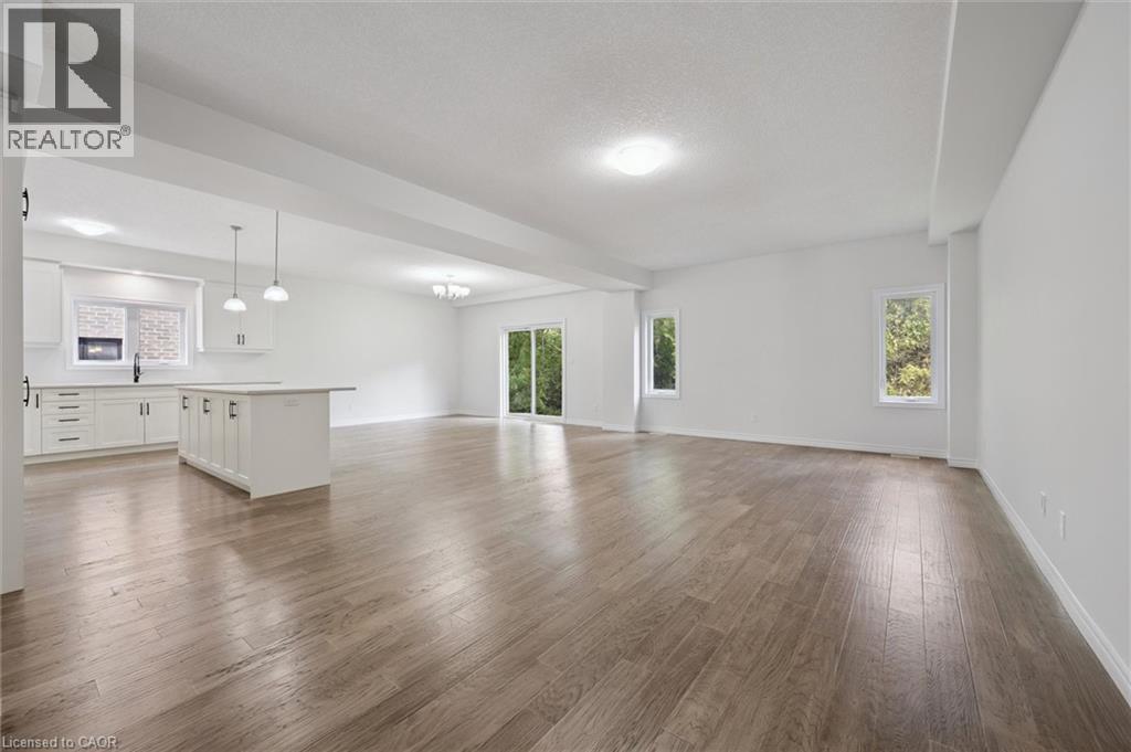 252 Otterbein Road, Kitchener, Ontario  N2B 0A7 - Photo 6 - 40786492