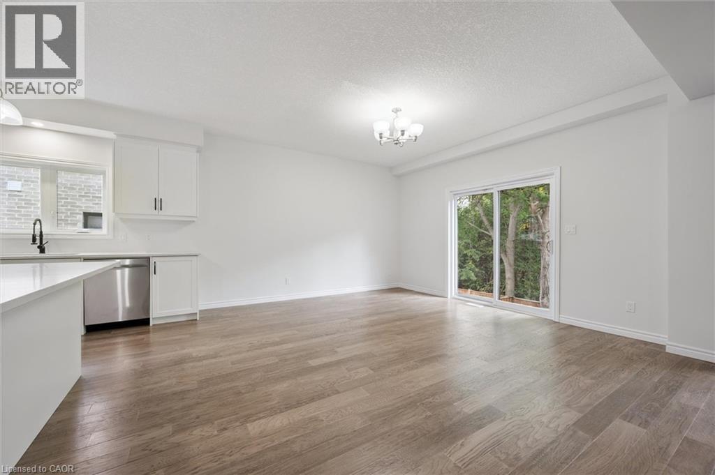 252 Otterbein Road, Kitchener, Ontario  N2B 0A7 - Photo 12 - 40786492