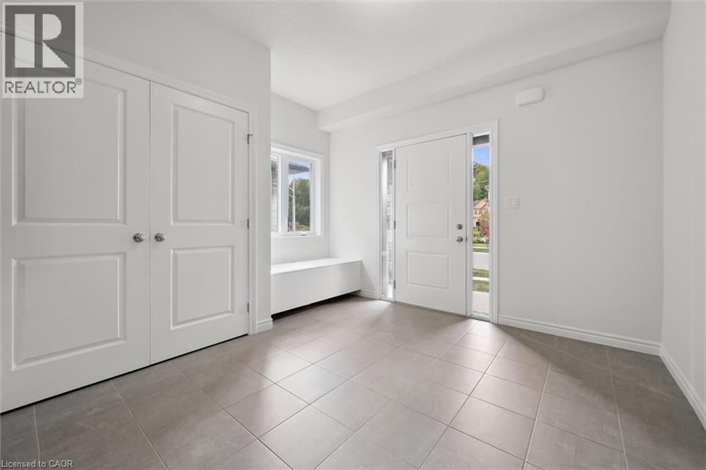 252 Otterbein Road, Kitchener, Ontario  N2B 0A7 - Photo 4 - 40786492