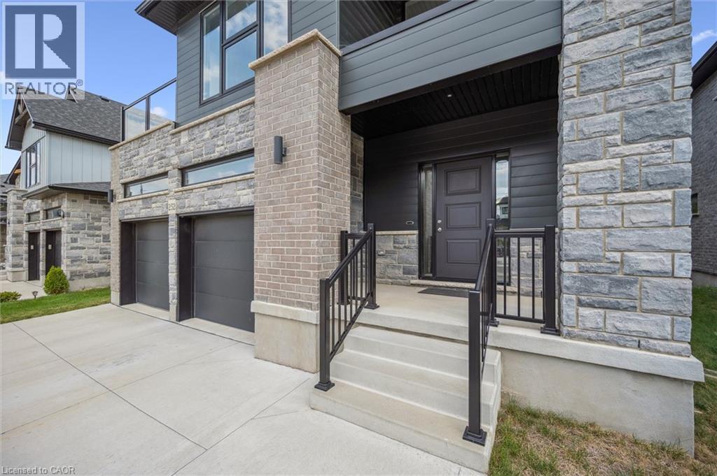 252 Otterbein Road, Kitchener, Ontario  N2B 0A7 - Photo 3 - 40786492