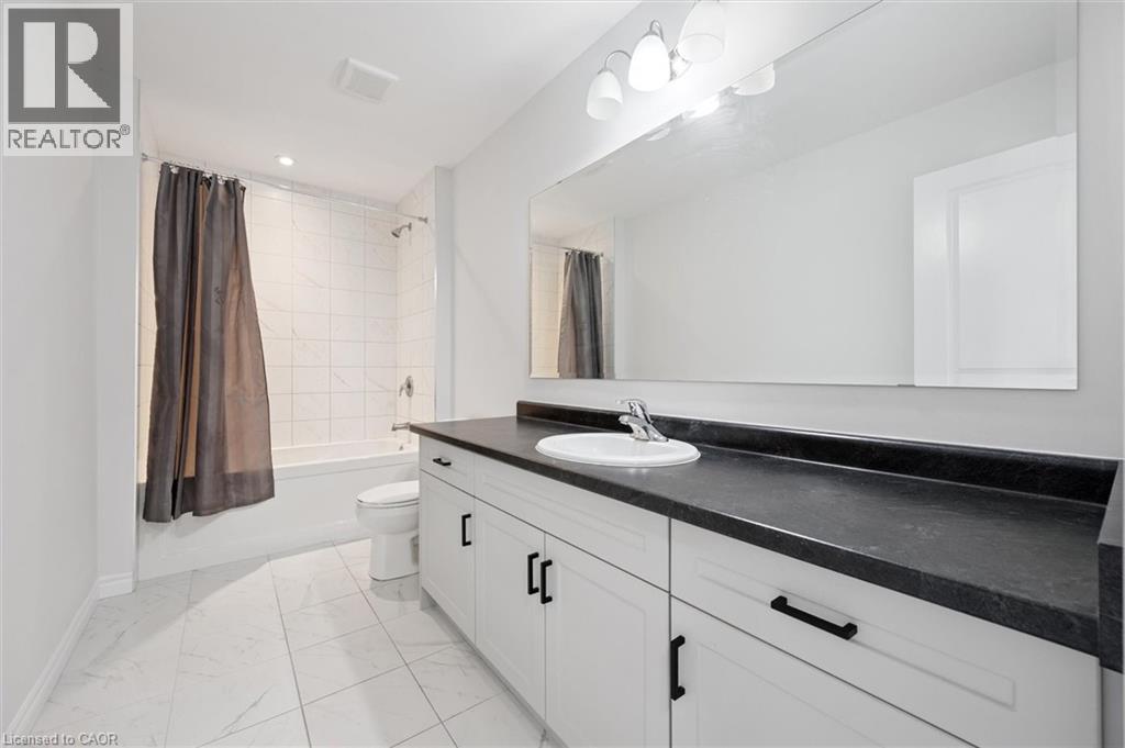 252 Otterbein Road, Kitchener, Ontario  N2B 0A7 - Photo 38 - 40786492