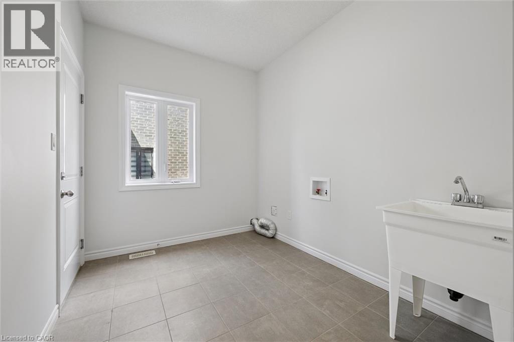 252 Otterbein Road, Kitchener, Ontario  N2B 0A7 - Photo 22 - 40786492