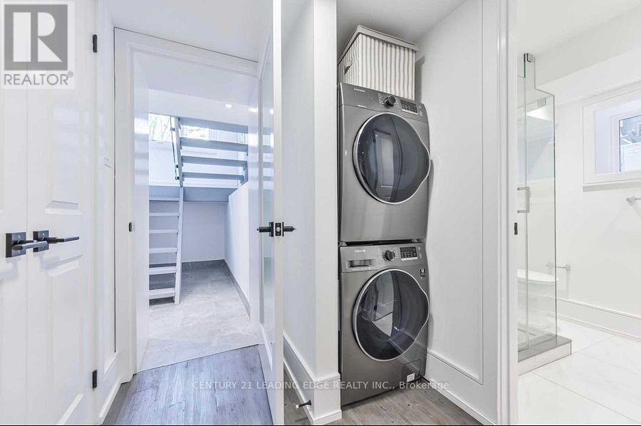 8 Kent Road, Toronto, Ontario  M4L 2X6 - Photo 7 - E12591806