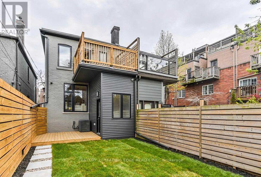 8 KENT ROAD, Toronto, Ontario