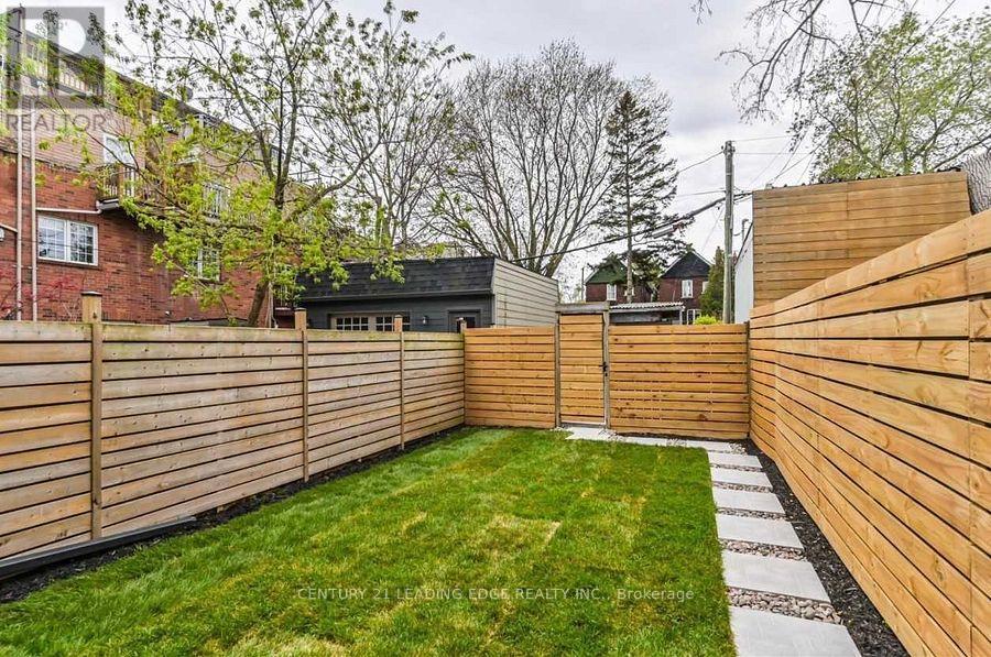 8 Kent Road, Toronto, Ontario  M4L 2X6 - Photo 2 - E12591806