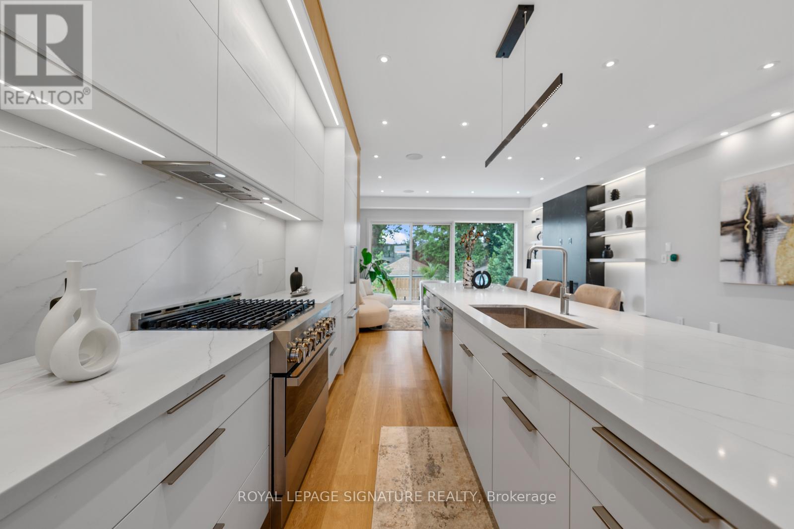 105 Gledhill Avenue, Toronto, Ontario  M4C 5K7 - Photo 10 - E12592040