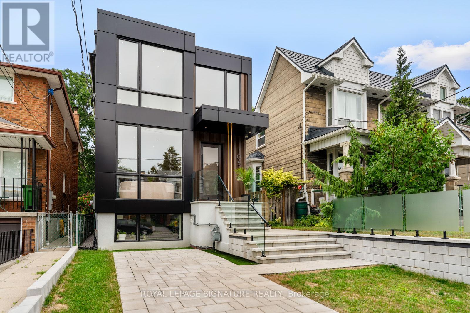 105 Gledhill Avenue, Toronto, Ontario  M4C 5K7 - Photo 2 - E12592040