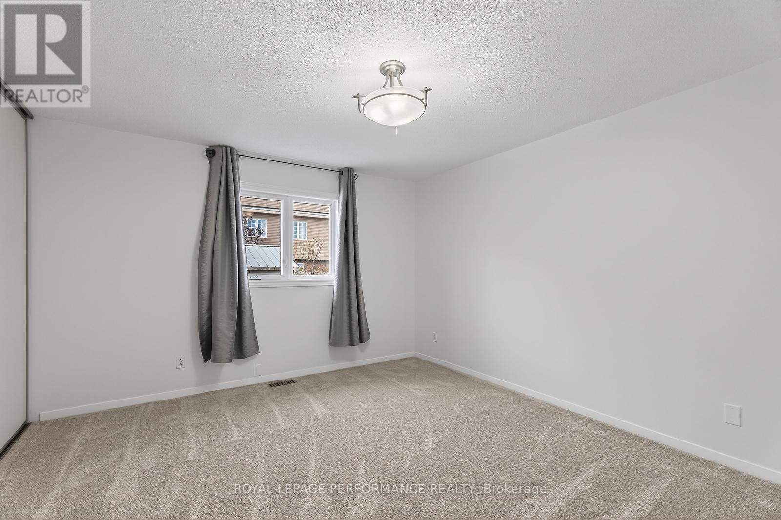 1032 Lawrence Street, Clarence-Rockland, Ontario K4K 1N1 - Photo 16 - X12592648