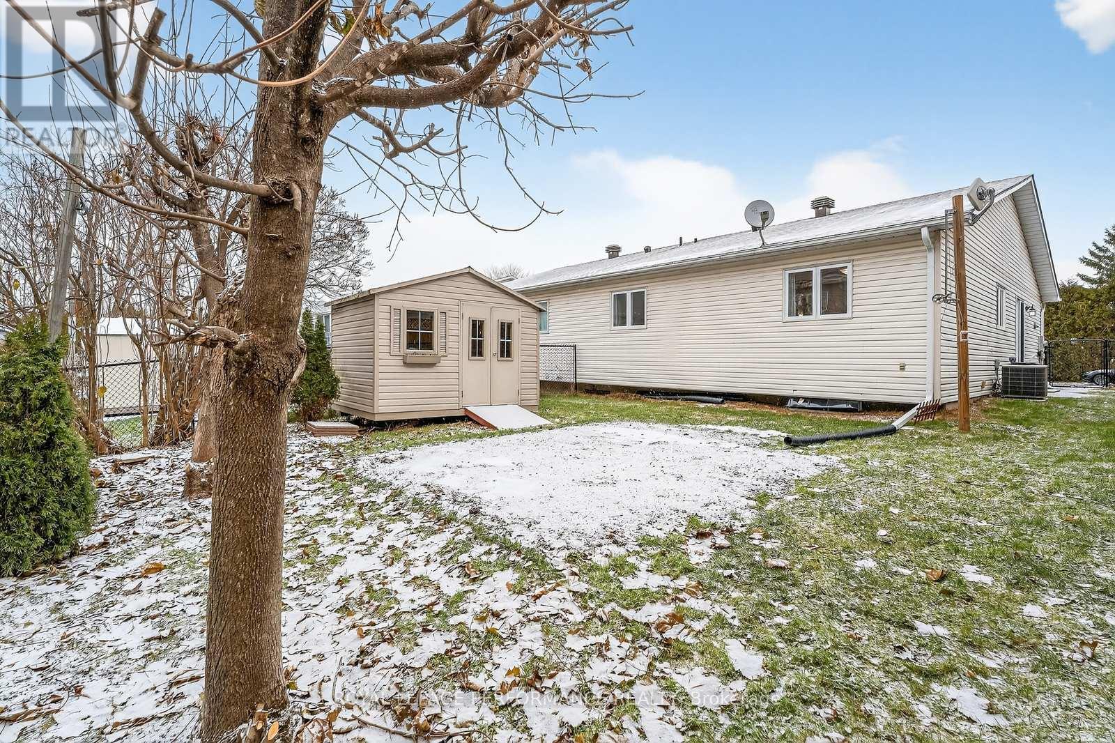 1032 Lawrence Street, Clarence-Rockland, Ontario K4K 1N1 - Photo 28 - X12592648