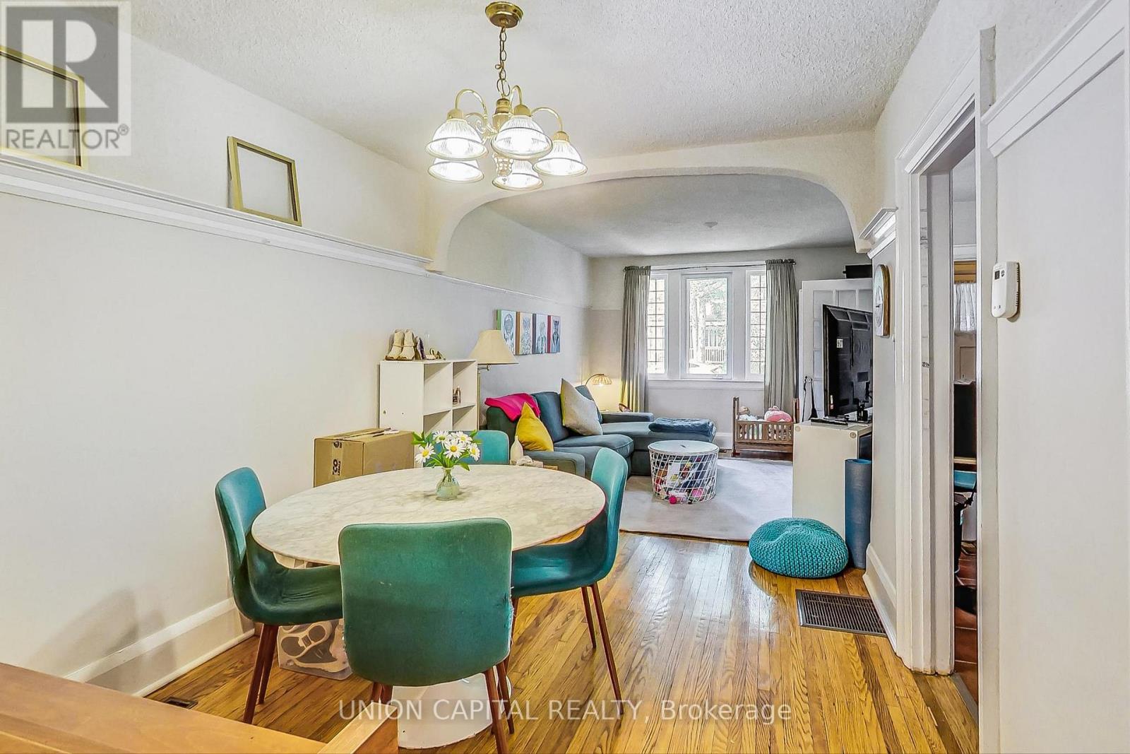 Upper - 317 Victoria Park Avenue, Toronto, Ontario  M4E 3S7 - Photo 14 - E12592002