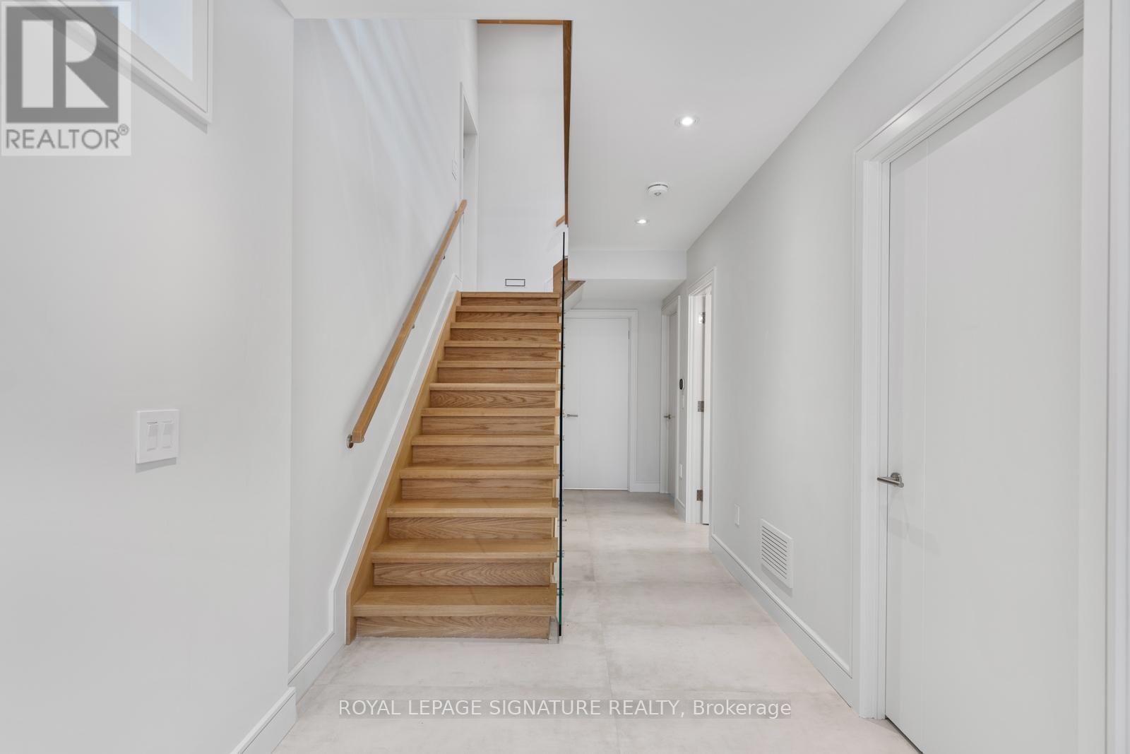 105 Gledhill Avenue, Toronto, Ontario  M4C 5K7 - Photo 34 - E12592040