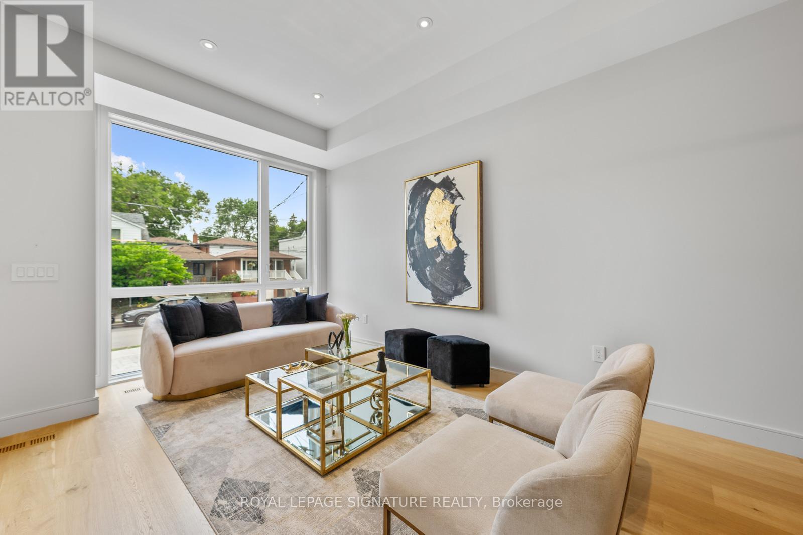 105 Gledhill Avenue, Toronto, Ontario  M4C 5K7 - Photo 4 - E12592040