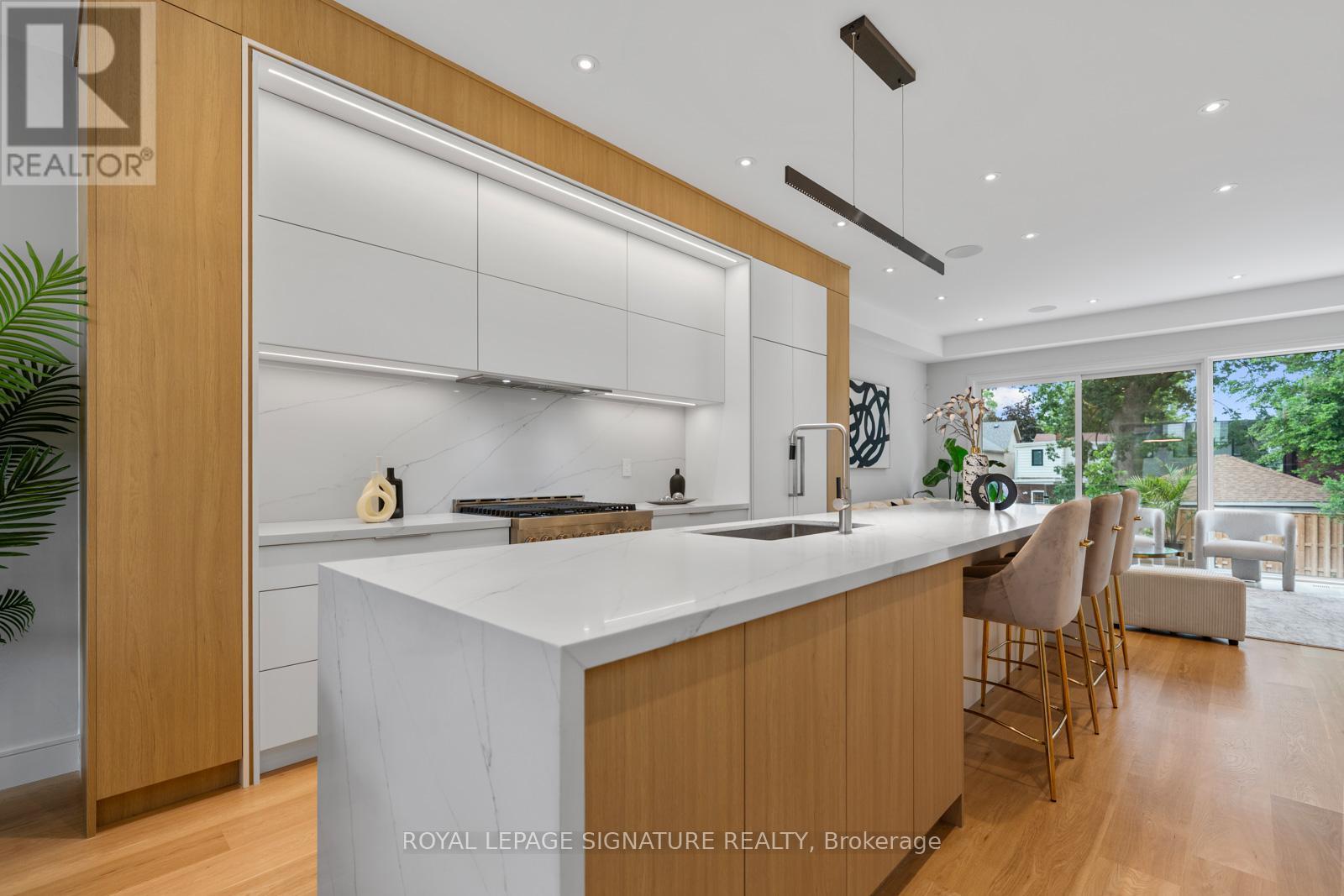 105 Gledhill Avenue, Toronto, Ontario  M4C 5K7 - Photo 7 - E12592040