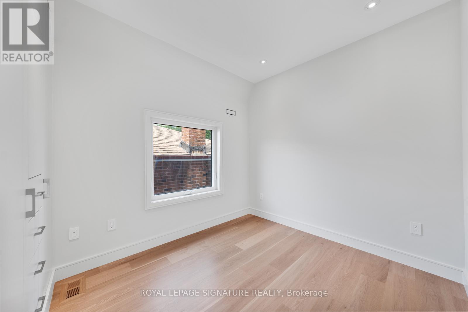 105 Gledhill Avenue, Toronto, Ontario  M4C 5K7 - Photo 32 - E12592040