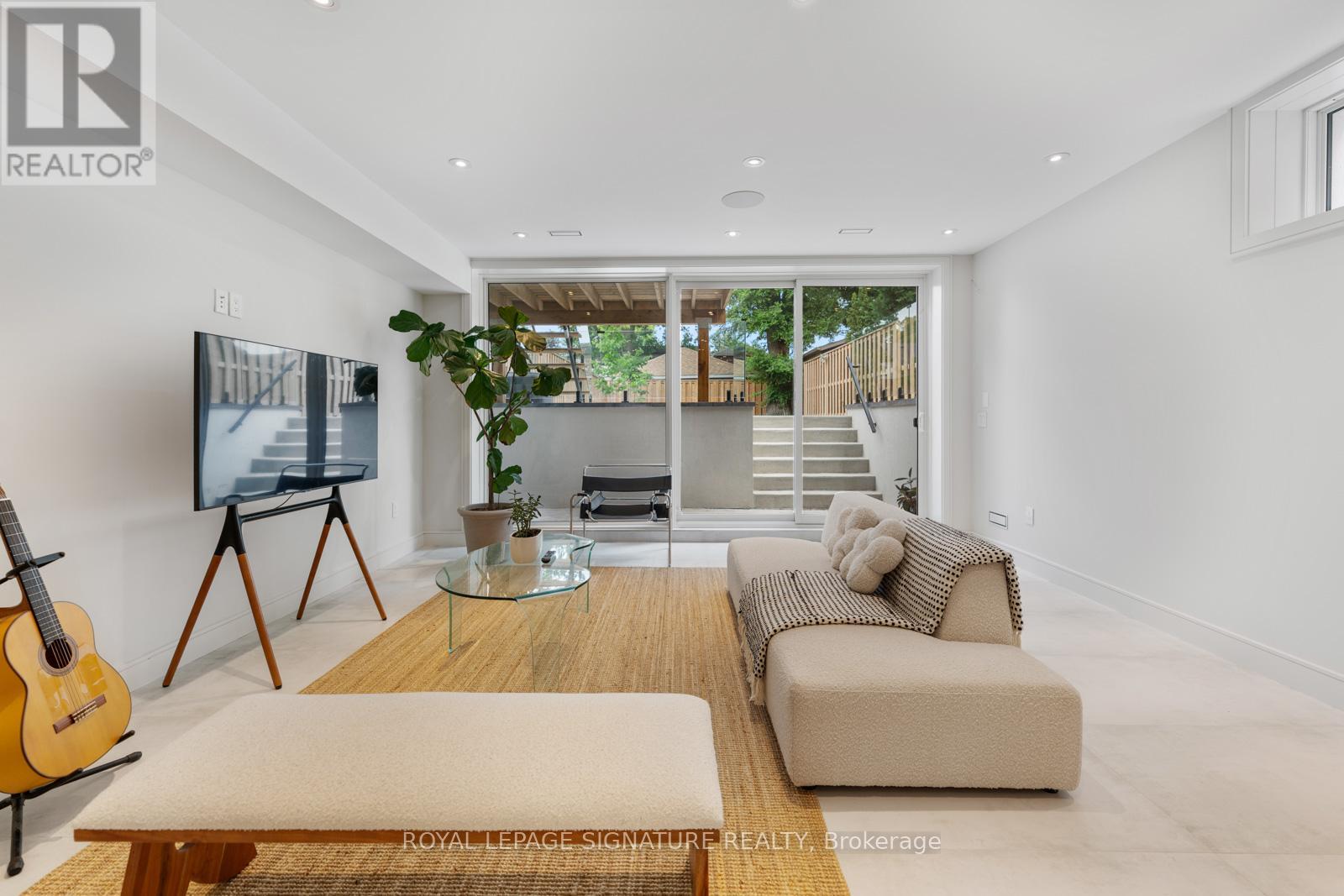 105 Gledhill Avenue, Toronto, Ontario  M4C 5K7 - Photo 36 - E12592040