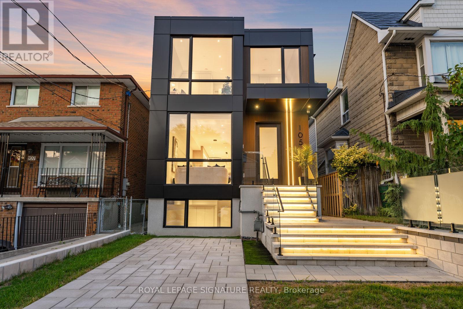 105 GLEDHILL AVENUE, Toronto, Ontario