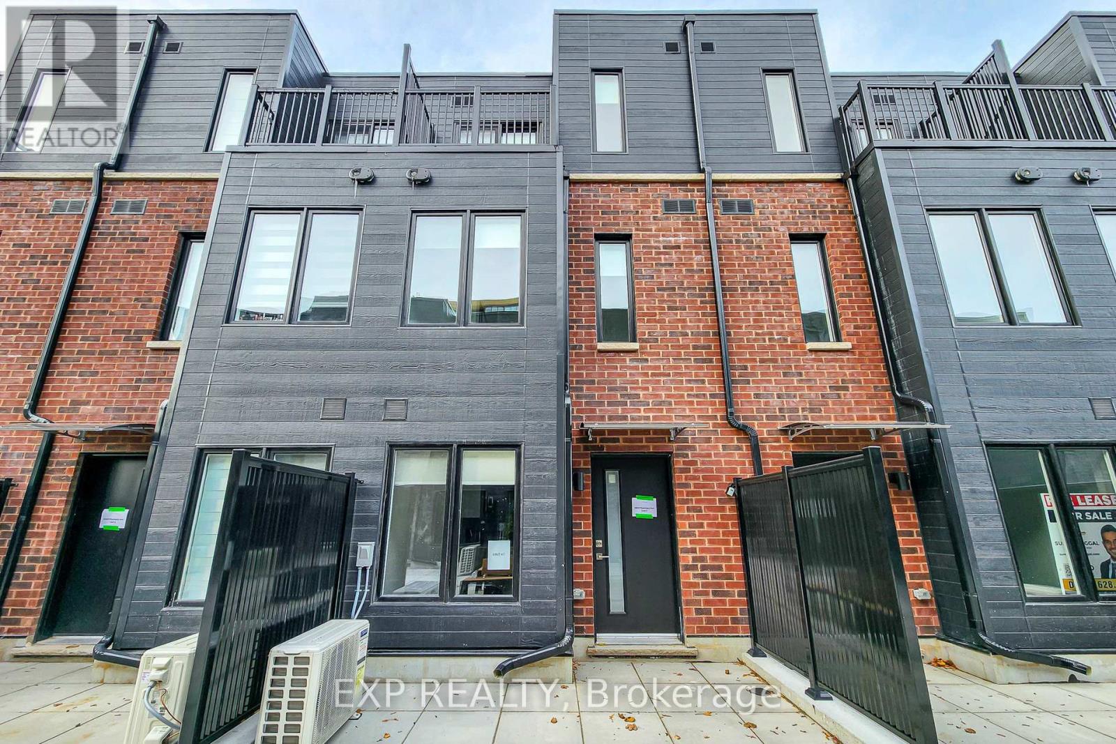 7 - 3069 Pharmacy Ave Avenue, Toronto, Ontario  M1W 2H1 - Photo 2 - E12592184