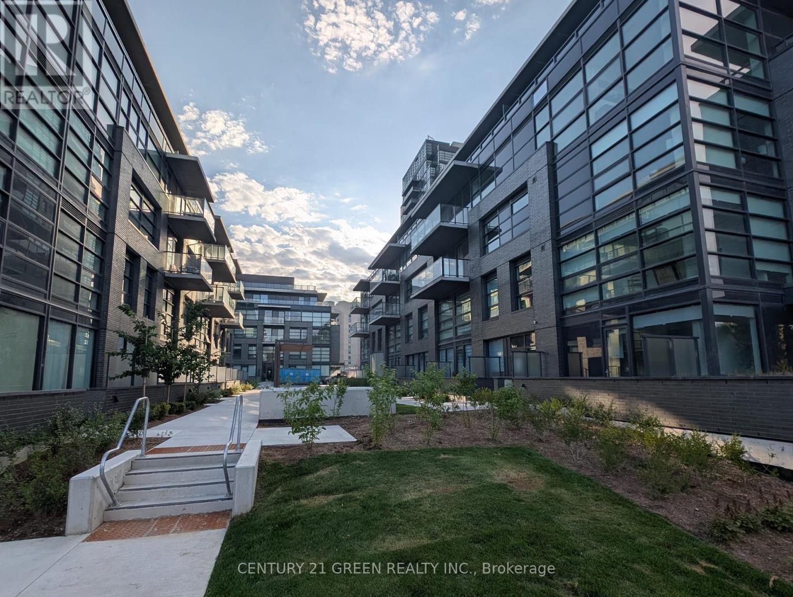 323c - 1612 Charles Street, Whitby, Ontario  L1N 0P3 - Photo 2 - E12592286