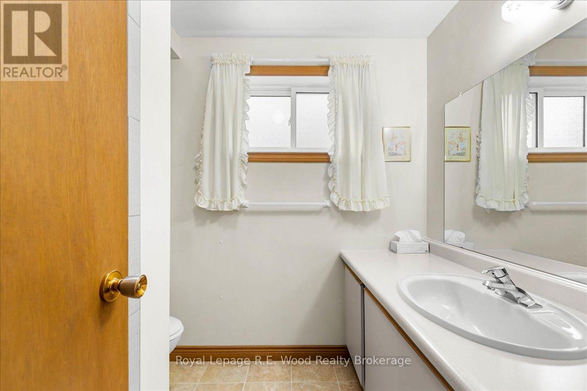 38 Denrich Avenue, Tillsonburg, Ontario  N4G 4W1 - Photo 32 - X12591624