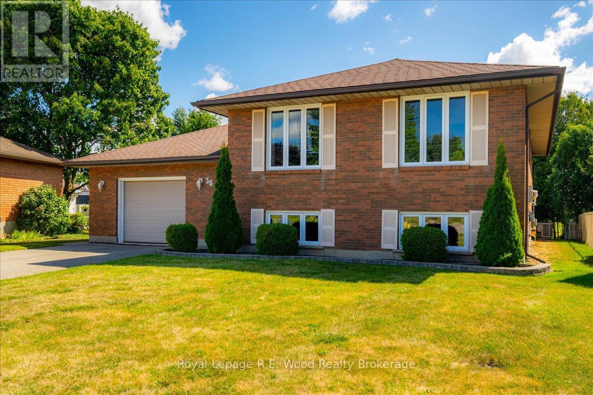 38 Denrich Avenue, Tillsonburg, Ontario  N4G 4W1 - Photo 4 - X12591624