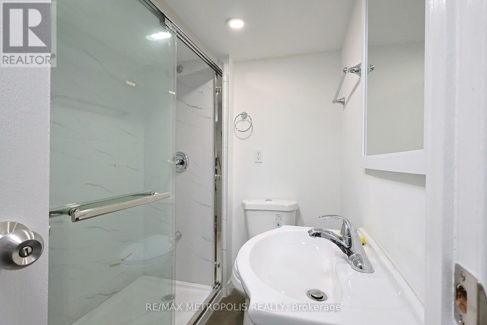 Bsmt - 23 Mountland Drive, Toronto, Ontario  M1G 2N7 - Photo 5 - E12592440