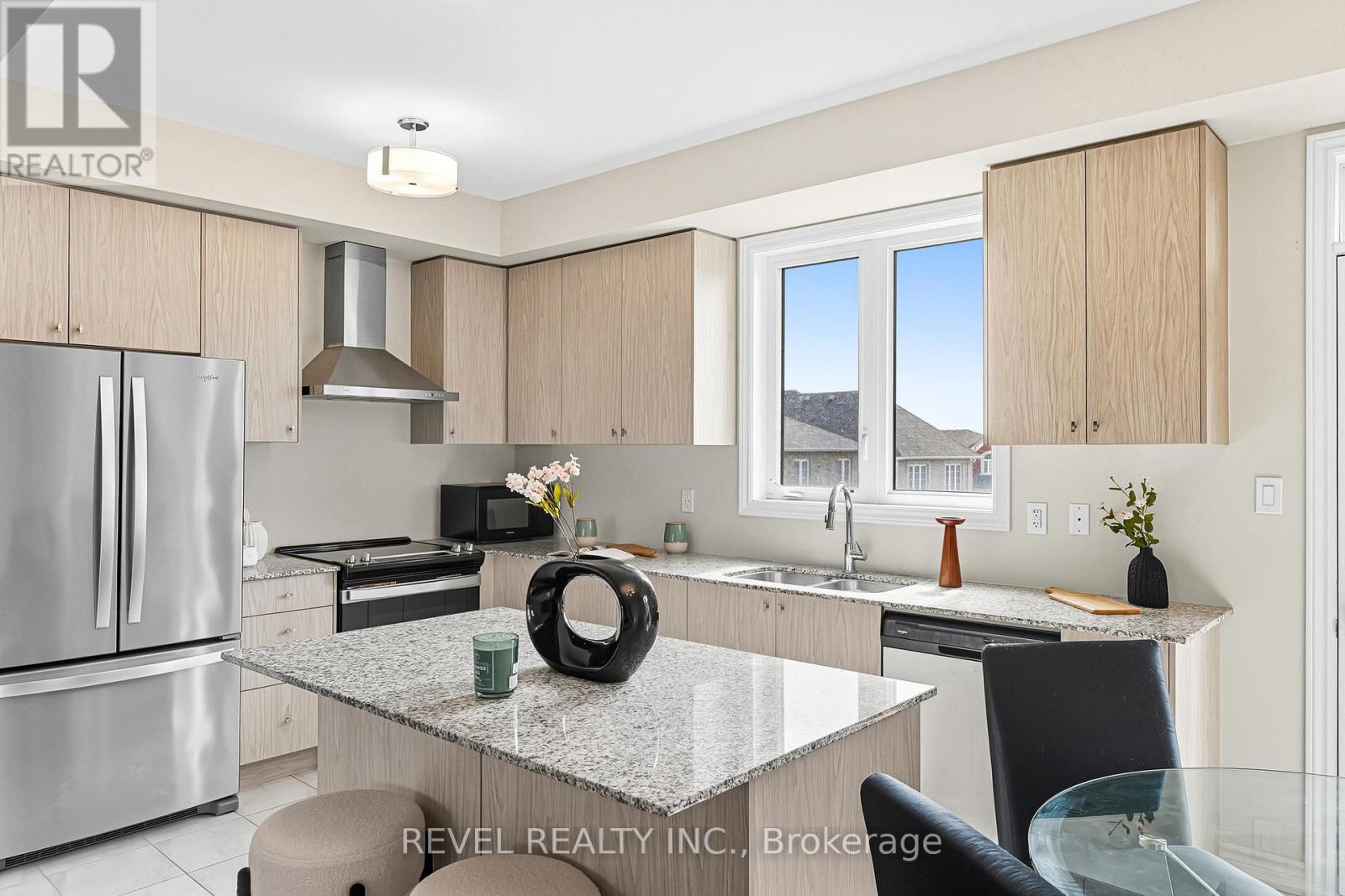 48 Douet Lane, Ajax, Ontario  L1Z 0V4 - Photo 13 - E12592774