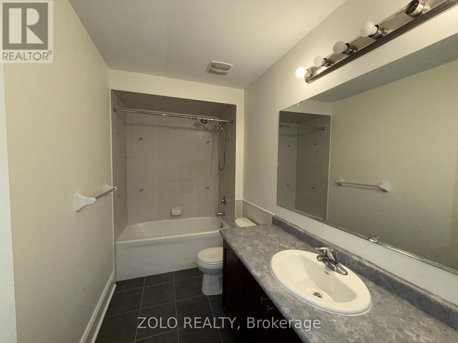 Main And 2nd Floor Only - 89 Slack Street, Bradford West Gwillimbury, Ontario  L3Z 0S5 - Photo 6 - N12402720