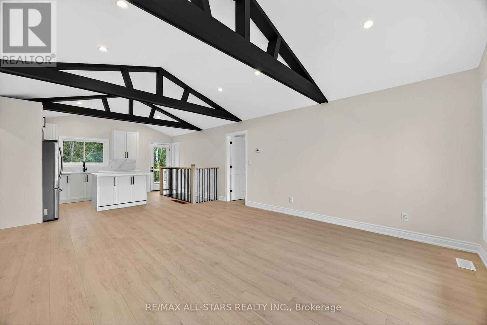 51 Garrett Drive, Georgina, Ontario  L0E 1R0 - Photo 16 - N12586184