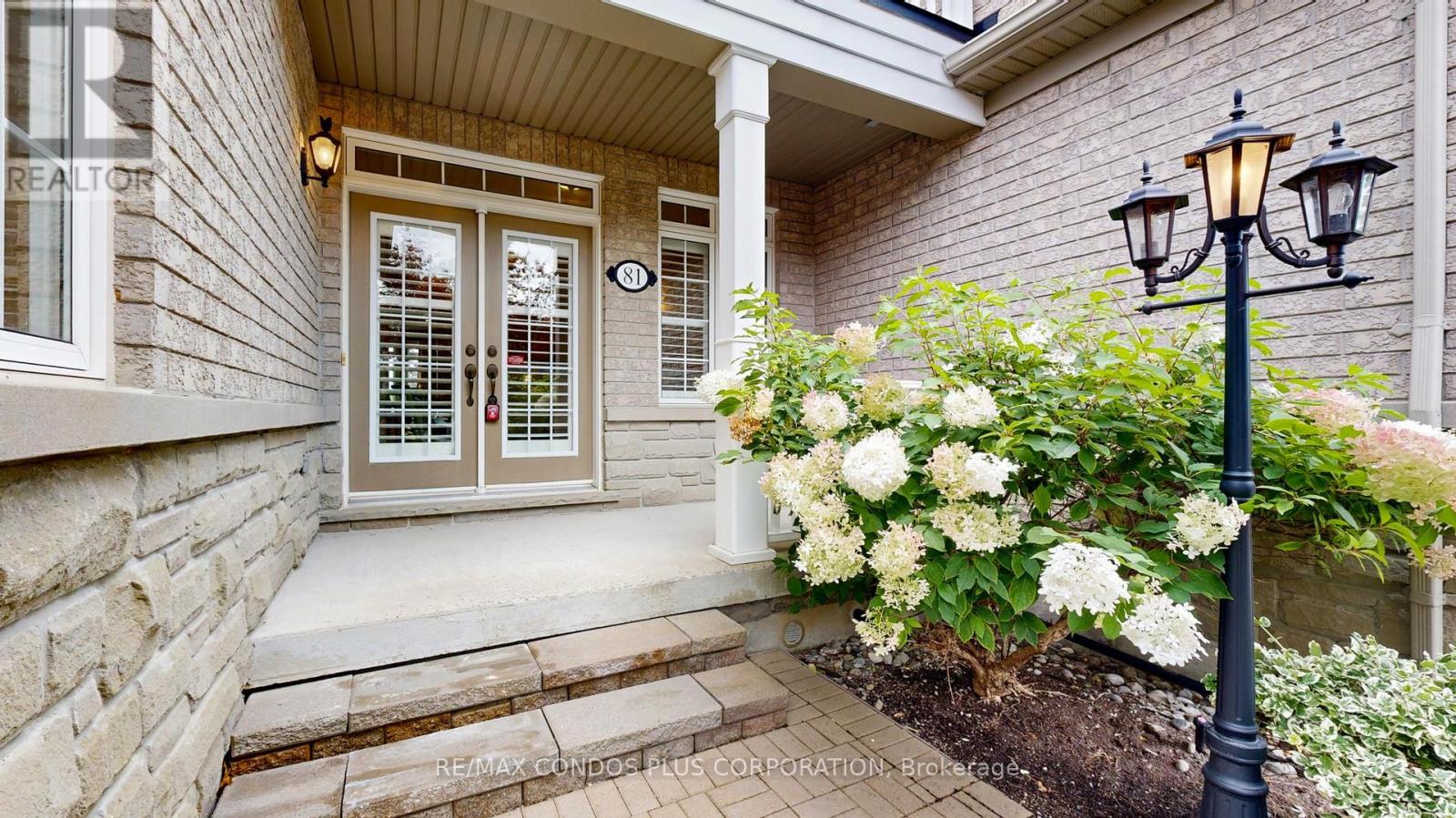 81 Stonecliffe Crescent, Aurora, Ontario  L4G 7Z7 - Photo 5 - N12586200