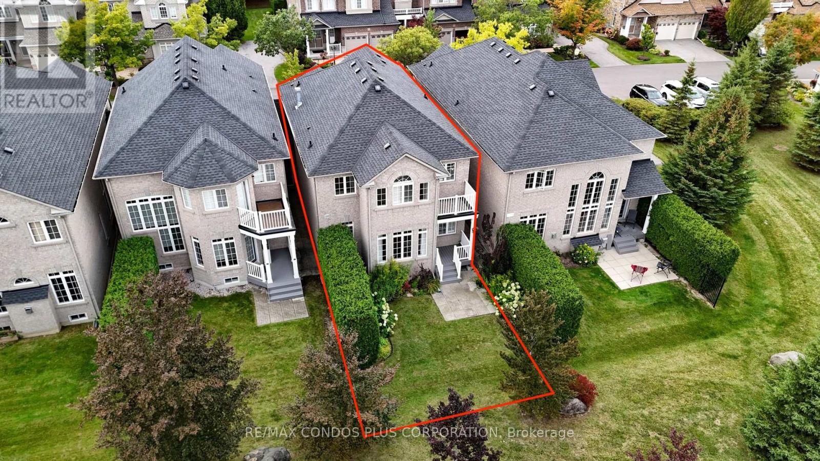 81 Stonecliffe Crescent, Aurora, Ontario  L4G 7Z7 - Photo 2 - N12586026