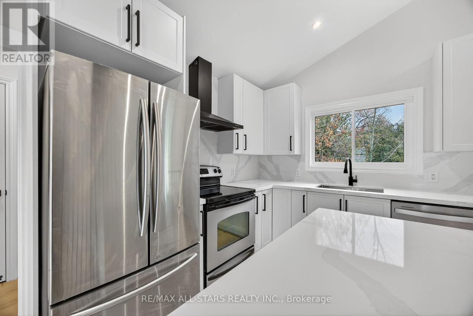 51 Garrett Drive, Georgina, Ontario  L0E 1R0 - Photo 25 - N12586184