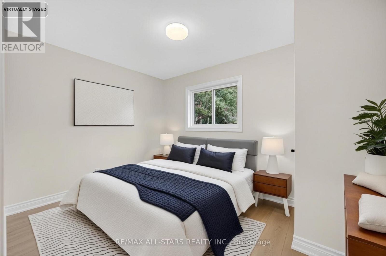 51 Garrett Drive, Georgina, Ontario  L0E 1R0 - Photo 9 - N12586184