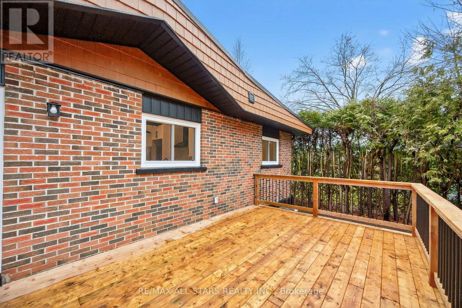 51 Garrett Drive, Georgina, Ontario  L0E 1R0 - Photo 39 - N12586184