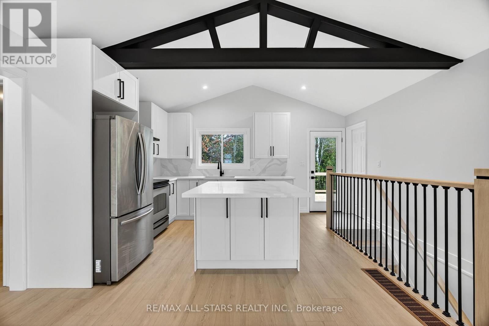 51 Garrett Drive, Georgina, Ontario  L0E 1R0 - Photo 22 - N12586184