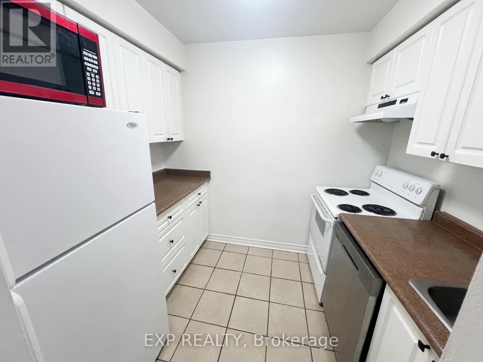 120 - 248 Milestone Crescent, Aurora, Ontario  L4G 3M2 - Photo 4 - N12586674