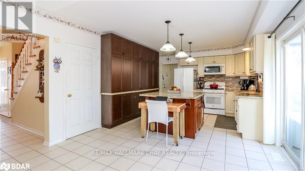 14 Gold Park Gate, Essa, Ontario  L0M 1B2 - Photo 8 - N12591070