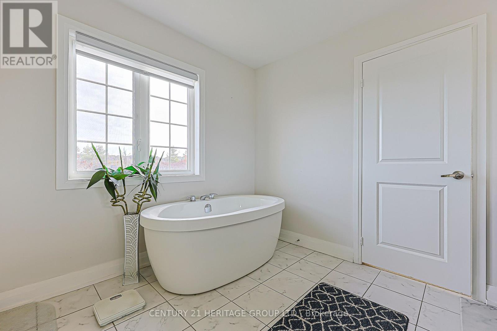 108 Frank Kelly Drive, East Gwillimbury, Ontario  L9N 0V3 - Photo 14 - N12591094