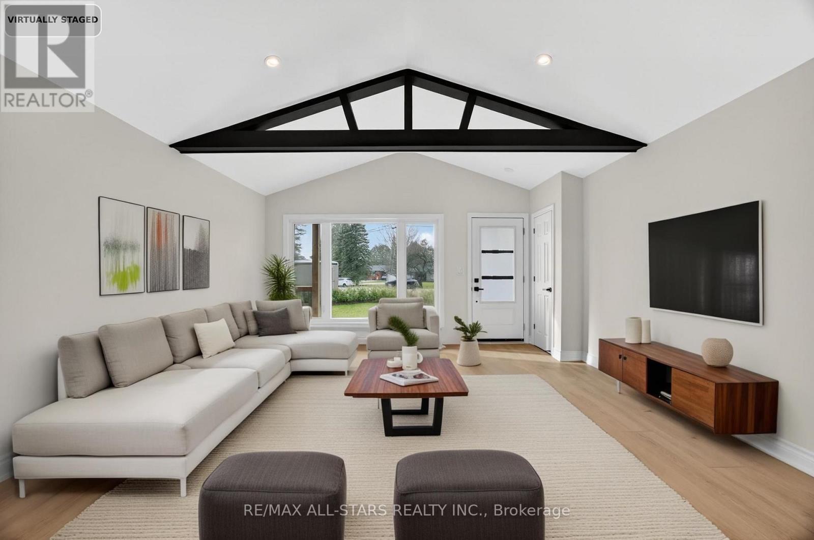 51 Garrett Drive, Georgina, Ontario  L0E 1R0 - Photo 6 - N12586184