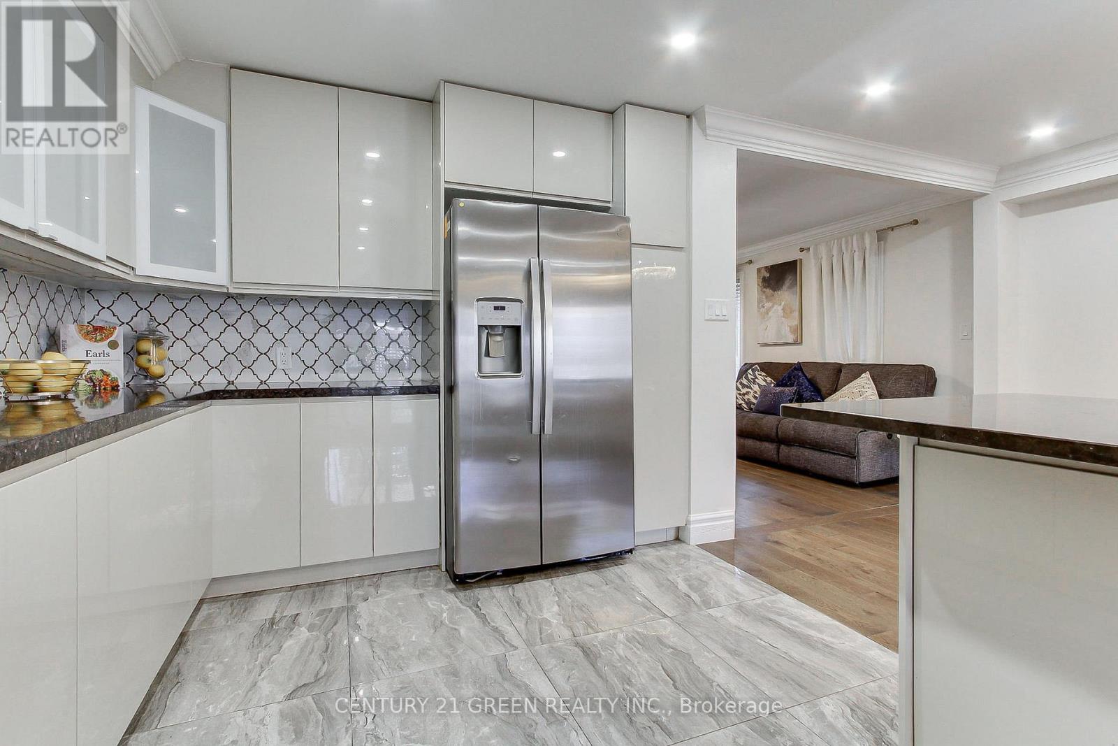 173 Rosanna Crescent, Vaughan, Ontario  L6A 2T4 - Photo 18 - N12591666