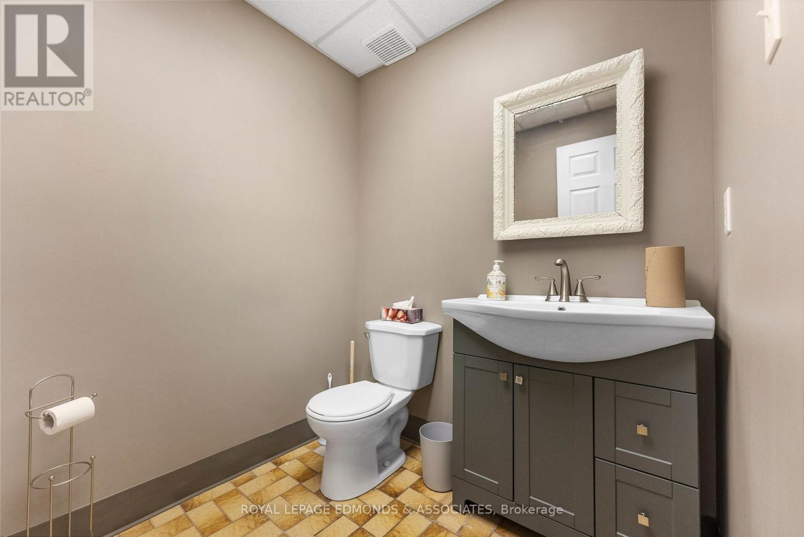 C - 270 Lake Street, Pembroke, Ontario  K8A 7Y9 - Photo 11 - X12445714